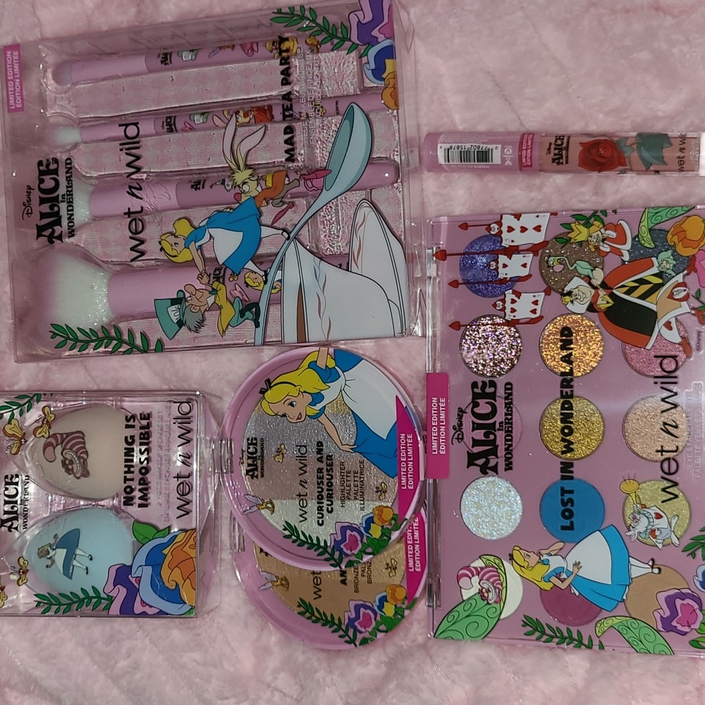 Wet n Wild Alice in Wonderland bundle